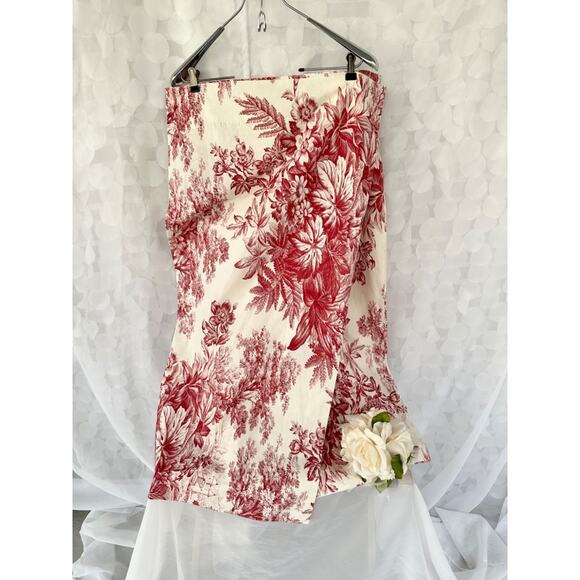 Pottery Barn Red Matine Toile KING Pillow Sham French Country Holiday Set Of 2 - Picture 2 of 7